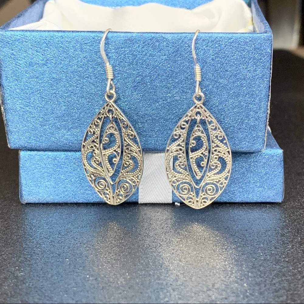 Brand New Sterling Silver Filigree Drop Earrings